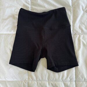 NWOT GAIAM Ribbed Biker Shorts in Black